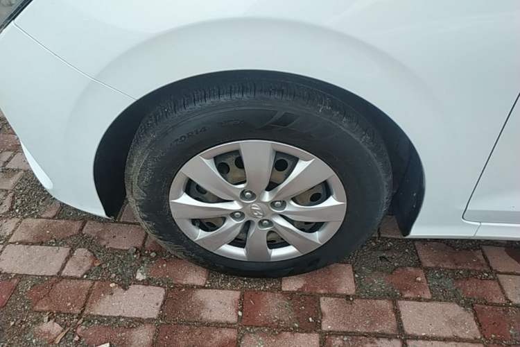 Used Hyundai Verna (older generation) 2017 1.4L Manual Refreshed Version China V Standard Left Front Wheel Hub