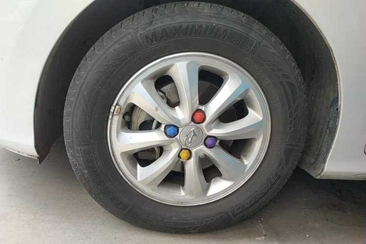 Used Hyundai Verna (older generation) 2017 1.4L Manual Huancai Edition China V Standard Left Front Wheel Hub