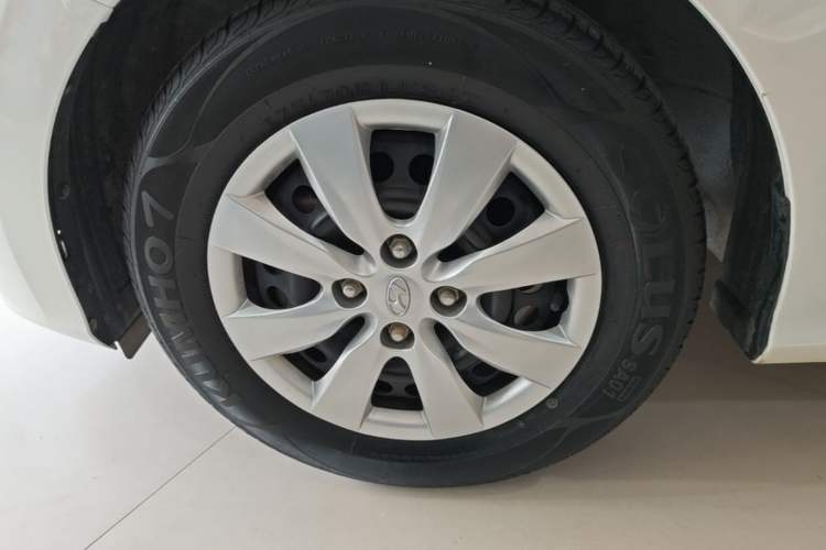 Used Hyundai Verna (older generation) 2017 1.4L Manual Refreshed Version China V Standard Left Front Wheel Hub