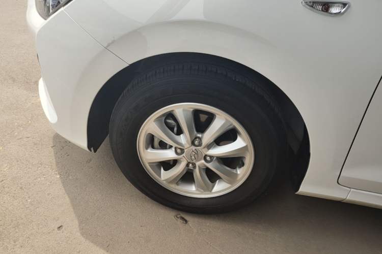 Used Hyundai Verna (older generation) 2017 1.4L Manual Huancai Edition China V Standard Left Front Wheel Hub