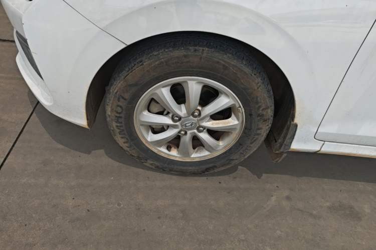 Used Hyundai Verna (older generation) 2017 1.4L Manual Huancai Edition China V Standard Left Front Wheel Hub