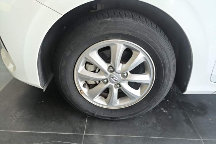 Used Hyundai Verna (older generation) 2017 1.4L Manual Huancai Edition China VI Left Front Wheel Hub