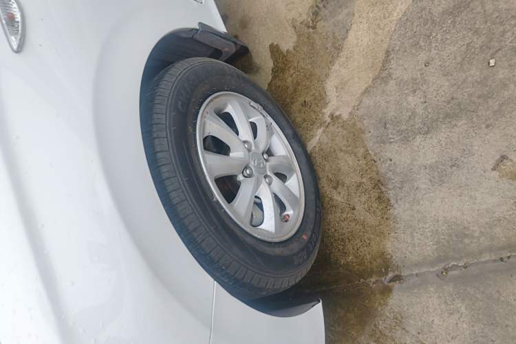 Used Hyundai Verna (older generation) 2017 1.4L Manual Huancai Edition China V Standard Left Front Wheel Hub