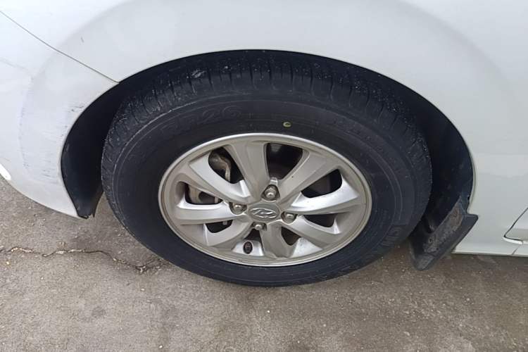 Used Hyundai Verna (older generation) 2017 1.4L Manual Huancai Edition China V Standard Left Front Wheel Hub