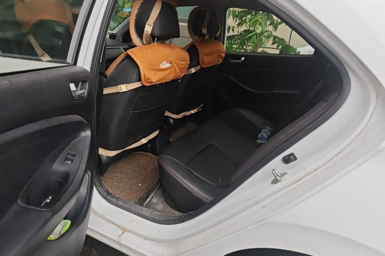 Used Hyundai Verna (older generation) 2017 1.4L Manual Refreshed Version China VI Standard Left Rear Seat