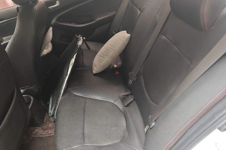 Used Hyundai Verna (older generation) 2017 1.4L Manual Refreshed Version China V Standard Left Rear Seat