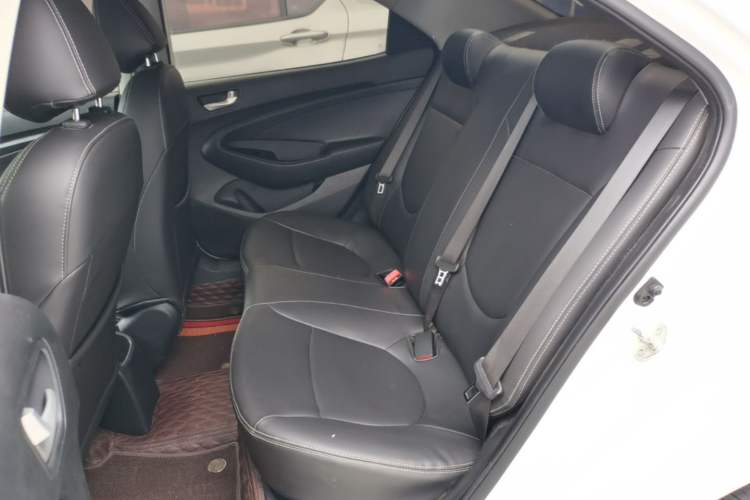 Used Hyundai Verna (older generation) 2017 1.4L Manual Refreshed Version China V Standard Left Rear Seat