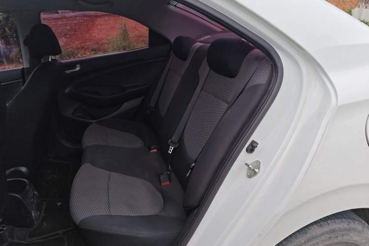 Used Hyundai Verna (older generation) 2017 1.4L Manual Huancai Edition China V Standard Left Rear Seat