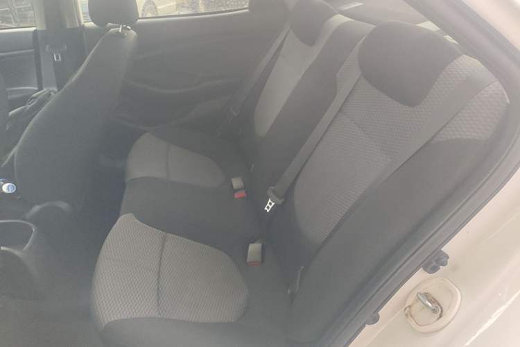 Used Hyundai Verna (older generation) 2017 1.4L Manual Colorful Skyroof Version China V Standard Left Rear Seat