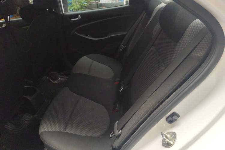 Used Hyundai Verna (older generation) 2017 1.4L Automatic YueXiang Edition China V-standard Left Rear Seat