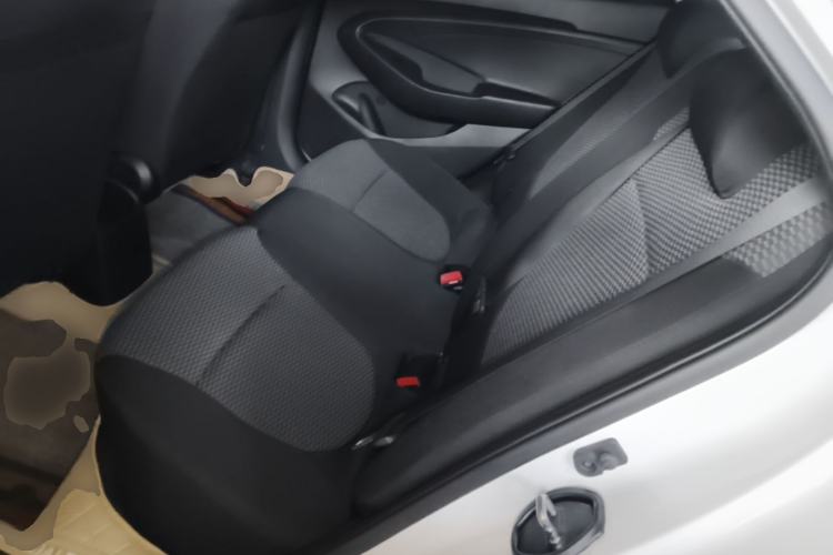 Used Hyundai Verna (older generation) 2017 1.4L Automatic YueXiang Edition China VI Standard Left Rear Seat