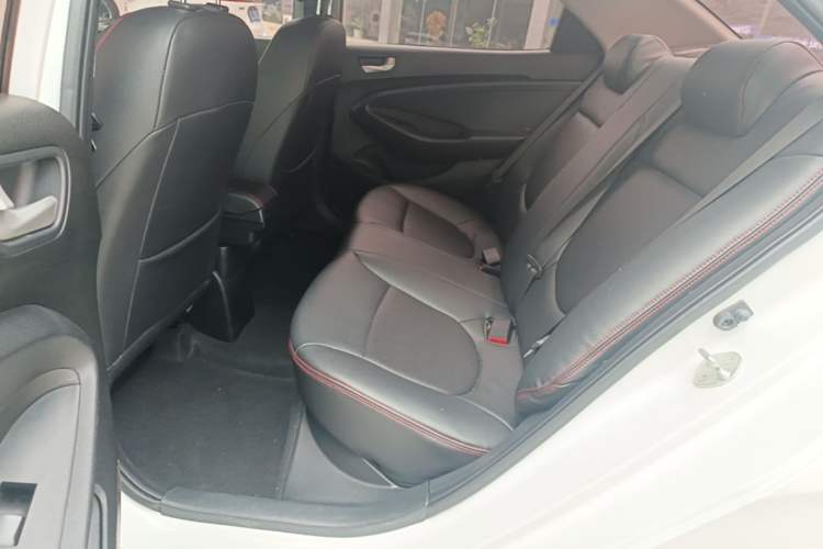 Used Hyundai Verna (older generation) 2017 1.4L Manual Refreshed Version China V Standard Left Rear Seat