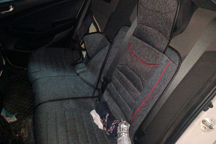 Used Hyundai Verna (older generation) 2017 1.4L Manual Refreshed Version China VI Standard Left Rear Seat