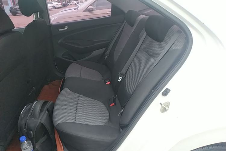 Used Hyundai Verna (older generation) 2017 1.4L Manual Refreshed Version China V Standard Left Rear Seat