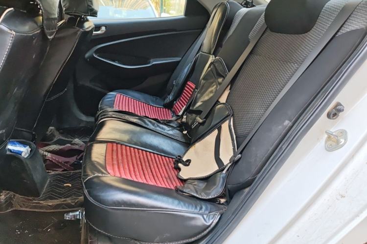 Used Hyundai Verna (older generation) 2017 1.4L Manual Refreshed Version China VI Standard Left Rear Seat