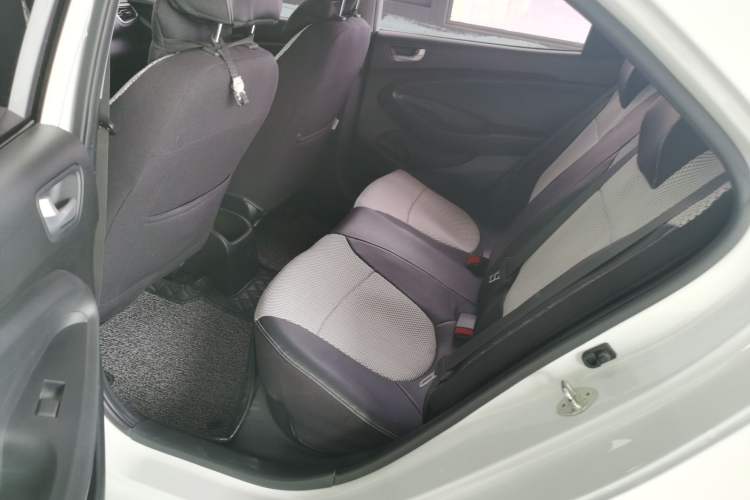 Used Hyundai Verna (older generation) 2017 1.4L Automatic YueXiang Edition China V-standard Left Rear Seat