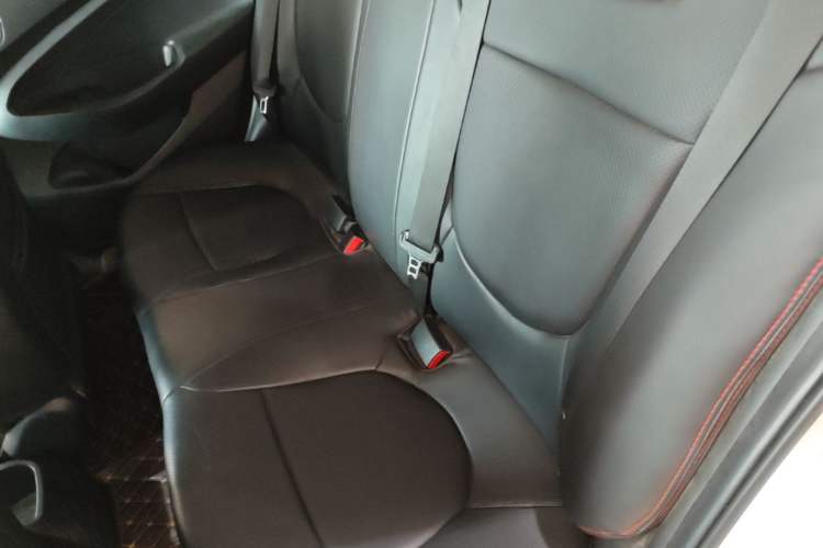 Used Hyundai Verna (older generation) 2017 1.4L Manual Refreshed Version China V Standard Left Rear Seat