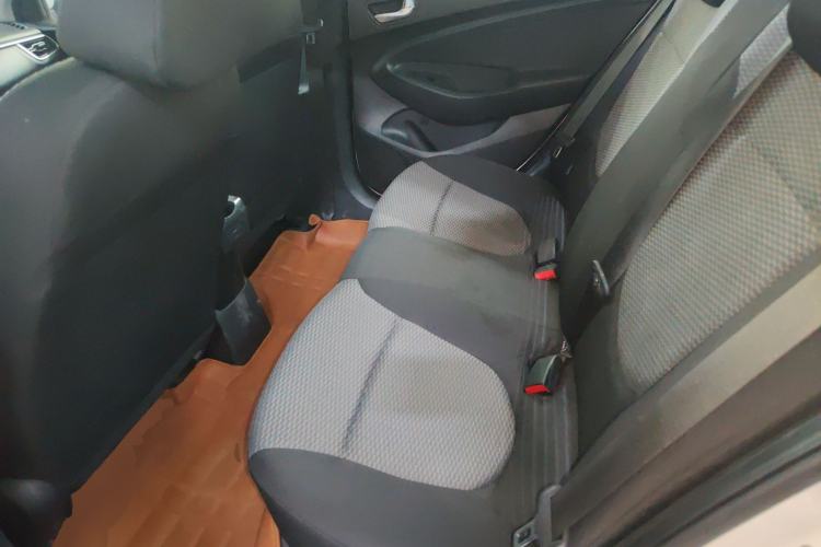 Used Hyundai Verna (older generation) 2017 1.4L Manual Refreshed Version China V Standard Left Rear Seat