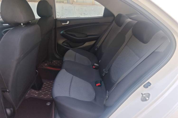 Used Hyundai Verna (older generation) 2017 1.4L Manual Huancai Edition China VI Left Rear Seat