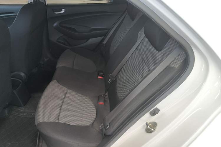 Used Hyundai Verna (older generation) 2017 1.4L Automatic YueXiang Edition China V-standard Left Rear Seat