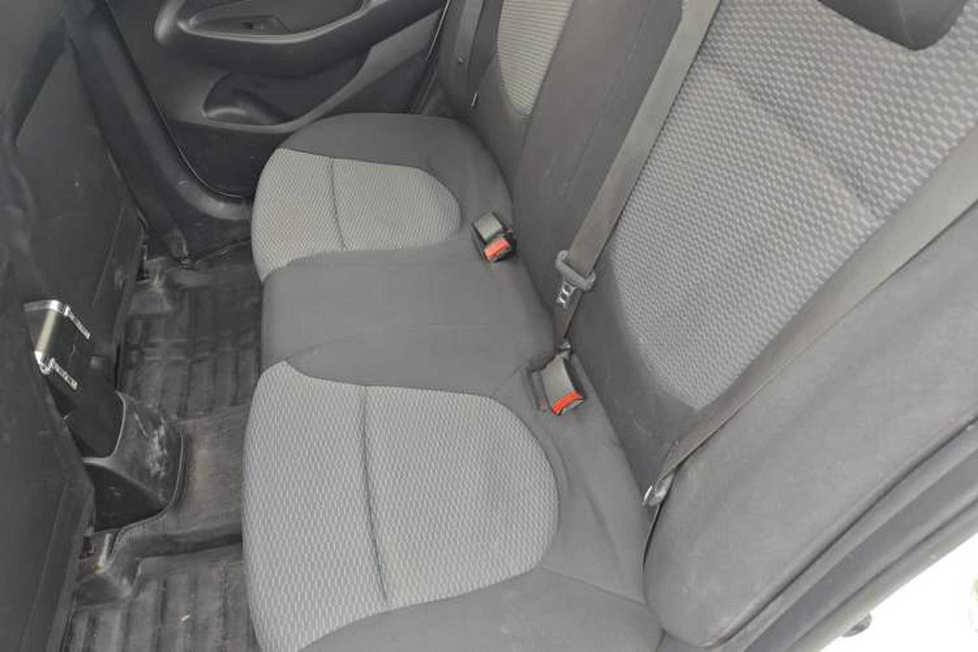 Used Hyundai Verna (older generation) 2017 1.4L Automatic YueXiang Edition China V-standard Left Rear Seat