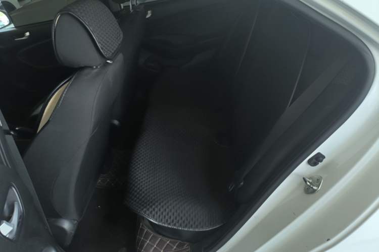 Used Hyundai Verna (older generation) 2017 1.4L Manual Huancai Edition China VI Left Rear Seat