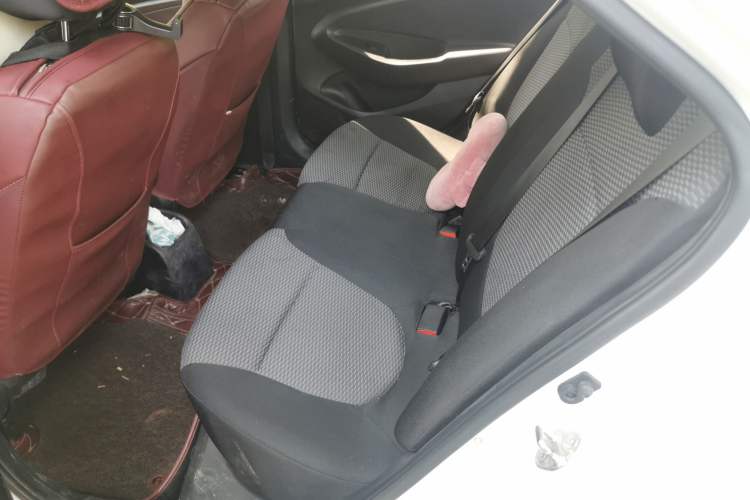 Used Hyundai Verna (older generation) 2017 1.4L Automatic YueXiang Connected Version China V Standard Left Rear Seat