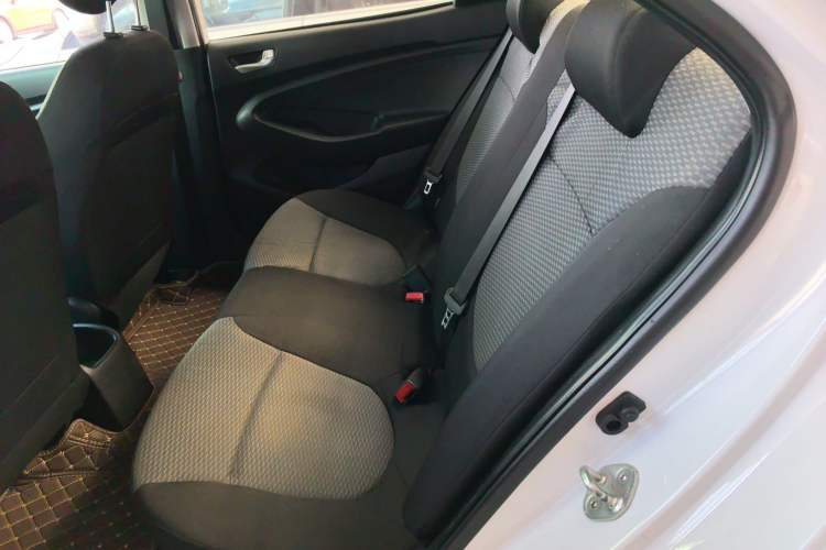 Used Hyundai Verna (older generation) 2017 1.4L Manual Refreshed Version China V Standard Left Rear Seat