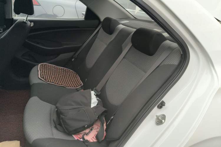 Used Hyundai Verna (older generation) 2017 1.4L Automatic YueXiang Edition China V-standard Left Rear Seat