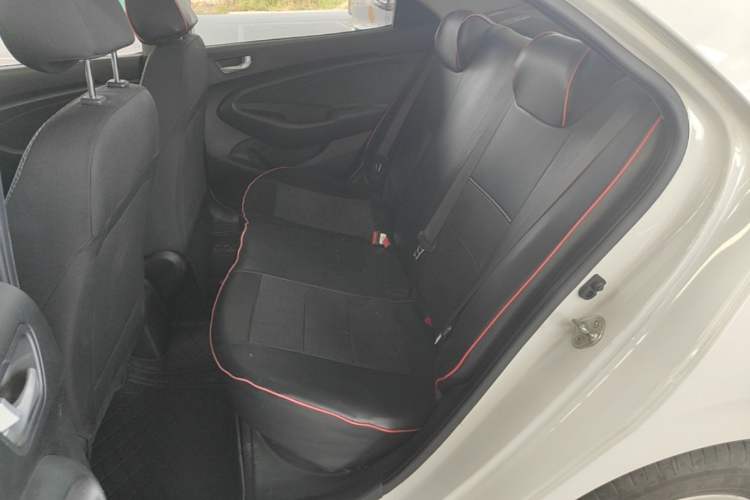 Used Hyundai Verna (older generation) 2017 1.4L Automatic YueXiang Edition China V-standard Left Rear Seat