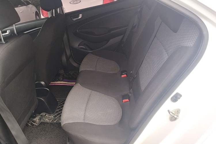 Used Hyundai Verna (older generation) 2017 1.4L Automatic YueXiang Edition China VI Standard Left Rear Seat