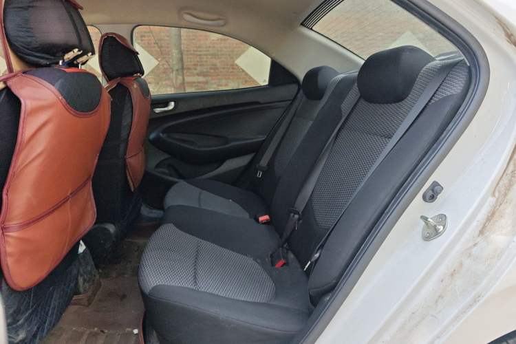 Used Hyundai Verna (older generation) 2017 1.4L Manual Refreshed Version China V Standard Left Rear Seat