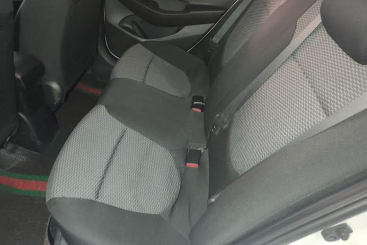 Used Hyundai Verna (older generation) 2017 1.4L Manual Refreshed Version China V Standard Left Rear Seat
