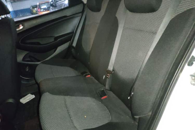 Used Hyundai Verna (older generation) 2017 1.4L Automatic YueXiang Edition China V-standard Left Rear Seat