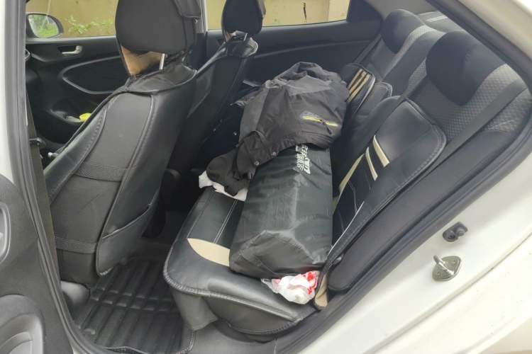 Used Hyundai Verna (older generation) 2017 1.4L Manual Colorful Skyroof Version China V Standard Left Rear Seat
