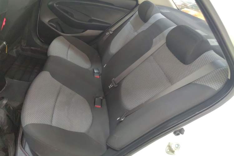 Used Hyundai Verna (older generation) 2017 1.4L Automatic YueXiang Edition China V-standard Left Rear Seat