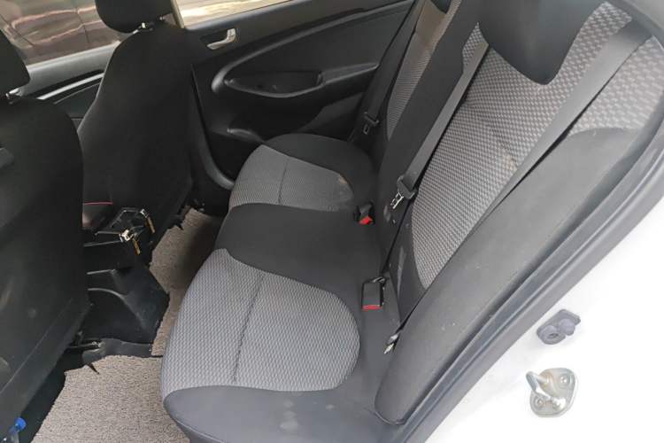 Used Hyundai Verna (older generation) 2017 1.4L Manual Huancai Edition China V Standard Left Rear Seat