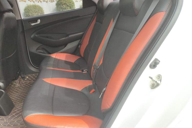 Used Hyundai Verna (older generation) 2017 1.4L Manual Refreshed Version China VI Standard Left Rear Seat