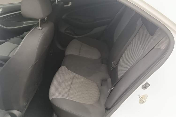 Used Hyundai Verna (older generation) 2017 1.4L Manual Huancai Edition China V Standard Left Rear Seat