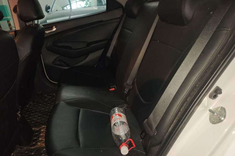 Used Hyundai Verna (older generation) 2017 1.4L Manual Refreshed Version China VI Standard Left Rear Seat