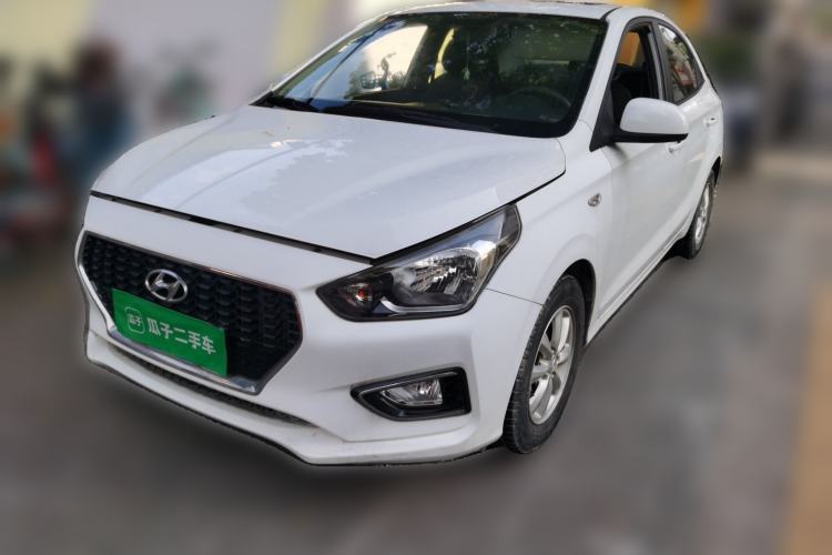 Hyundai Verna (older generation) 2017 1.4L Manual Colorful Skyroof Version China V Standard مستعملة Guazi used car, China used car export, Used car for sale, Used cars, Cheapest cars for sale