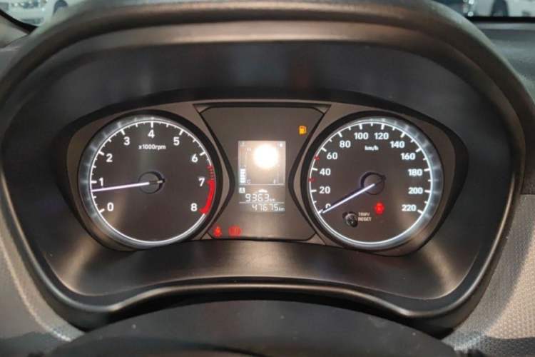 Used Hyundai Verna (older generation) 2017 1.4L Automatic YueXiang Edition China V-standard Odometer Close Up