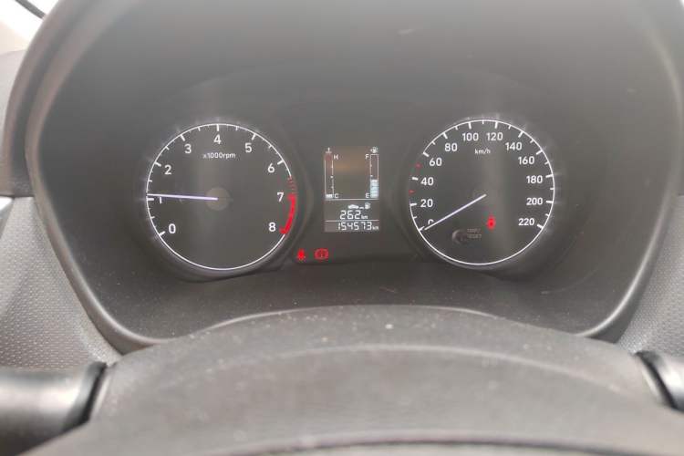 Used Hyundai Verna (older generation) 2017 1.4L Manual Refreshed Version China VI Standard Odometer Close Up