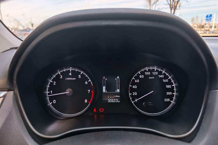 Used Hyundai Verna (older generation) 2017 1.4L Manual Refreshed Version China VI Standard Odometer Close Up