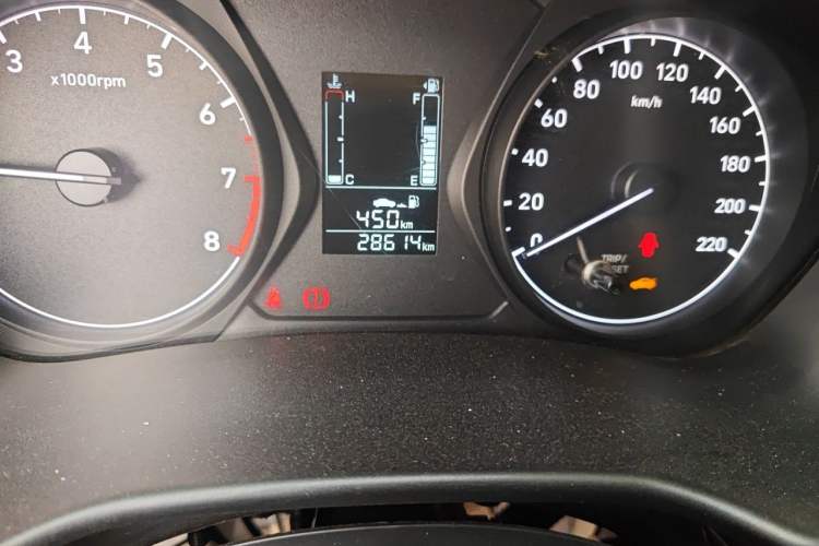 Used Hyundai Verna (older generation) 2017 1.4L Manual Refreshed Version China VI Standard Odometer Close Up
