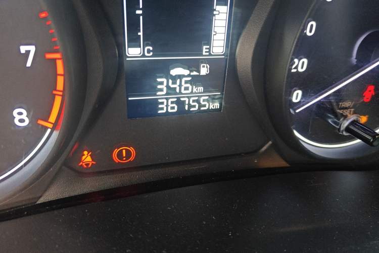 Used Hyundai Verna (older generation) 2017 1.4L Manual Refreshed Version China V Standard Odometer Close Up