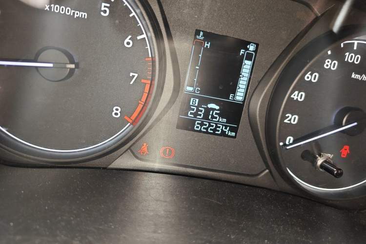 Used Hyundai Verna (older generation) 2017 1.4L Manual Refreshed Version China V Standard Odometer Close Up