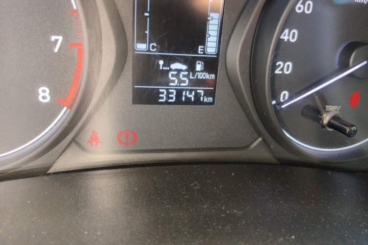 Used Hyundai Verna (older generation) 2017 1.4L Manual Huancai Edition China V Standard Odometer Close Up
