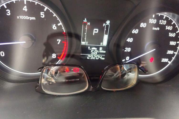 Used Hyundai Verna (older generation) 2017 1.4L Automatic YueXiang Edition China V-standard Odometer Close Up