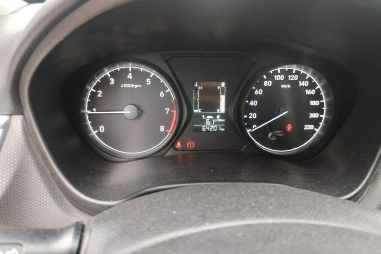 Used Hyundai Verna (older generation) 2017 1.4L Manual Refreshed Version China VI Standard Odometer Close Up